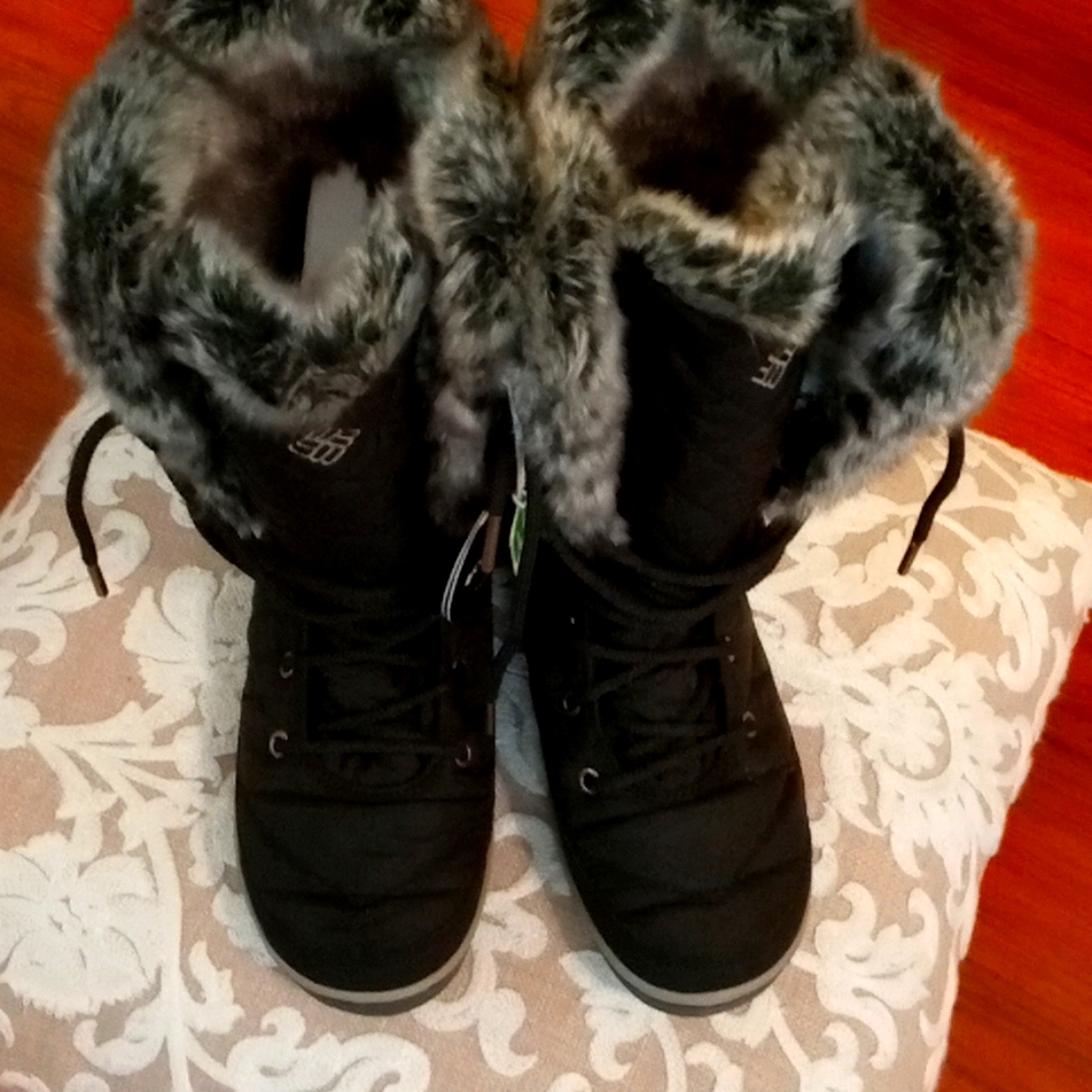 Women's Columbia boots